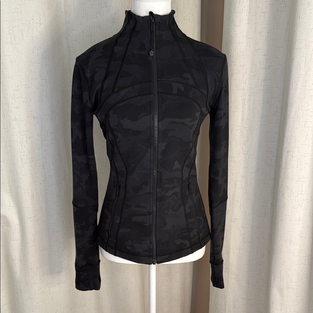 lululemon athletica Define Luon Black Camo Jacket Size 6